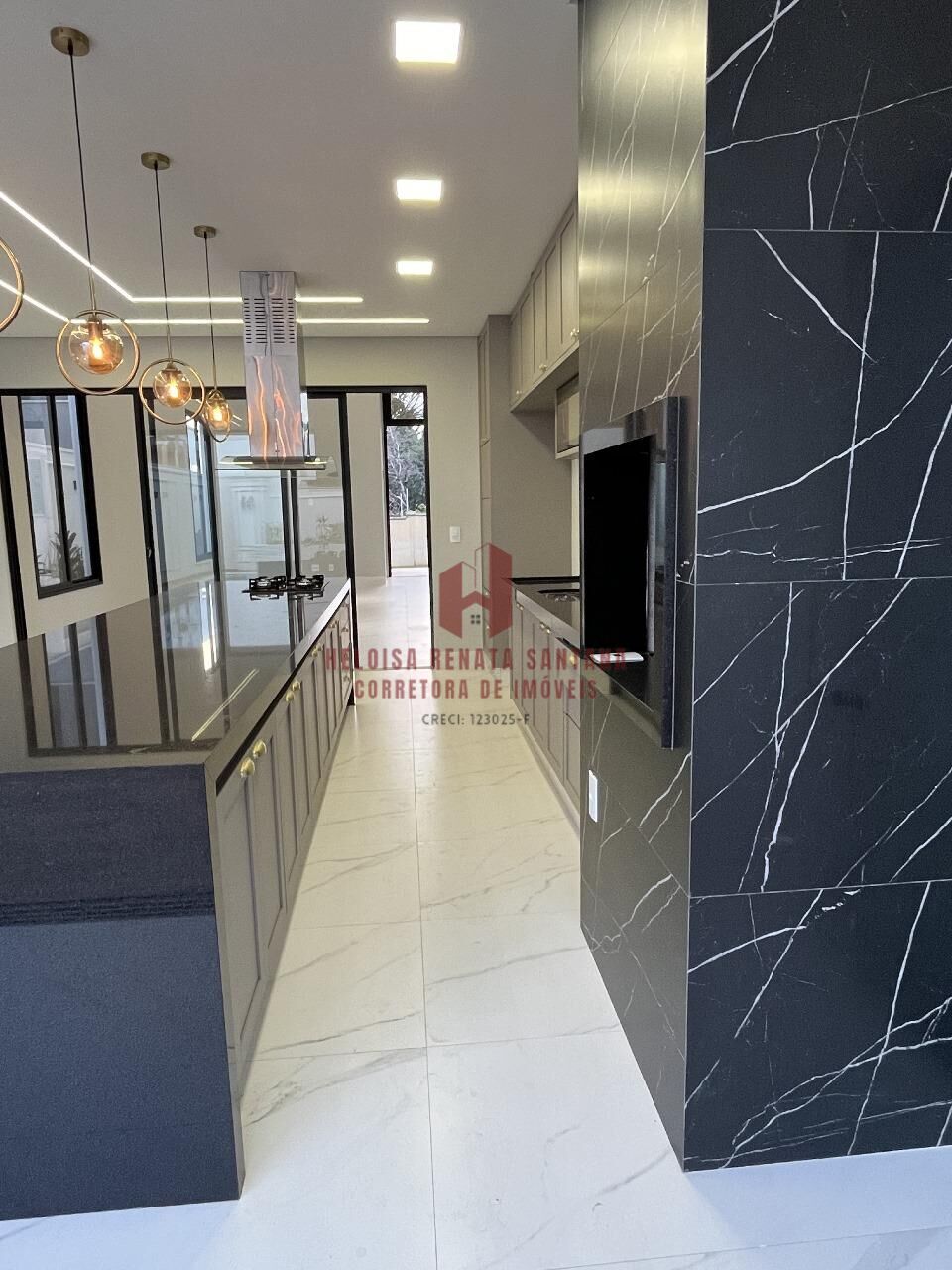 Casa de Condomínio com 3 quartos à venda, 220m² — foto 7 de 25