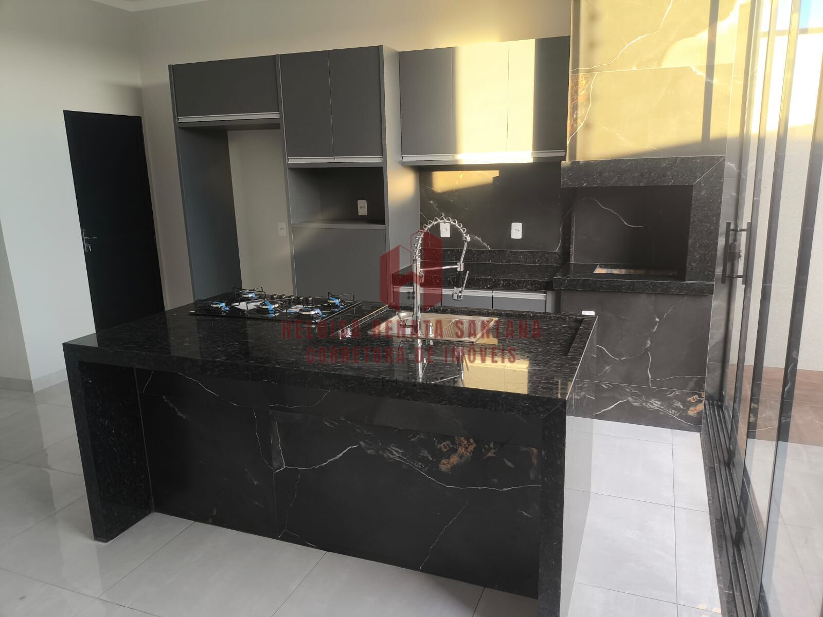 Casa com 3 quartos à venda, 126m² — foto 4 de 28