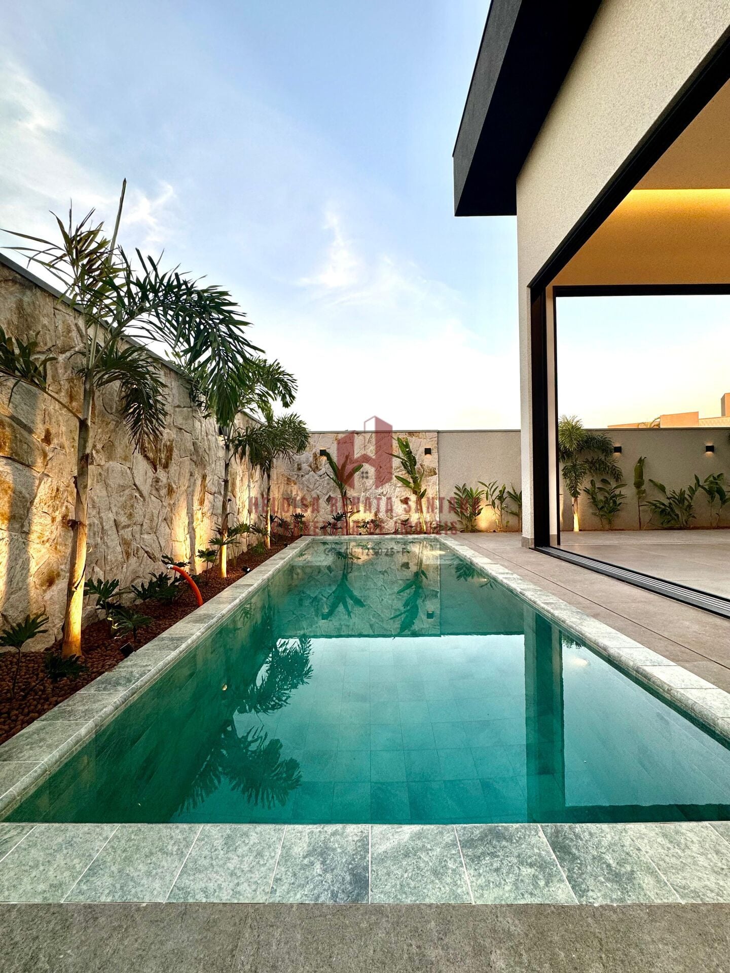 Casa de Condomínio com 4 quartos à venda, 279m² — foto 15 de 16