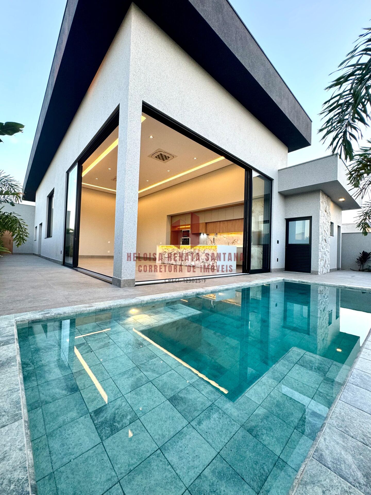 Casa de Condomínio com 4 quartos à venda, 279m² — foto 14 de 16