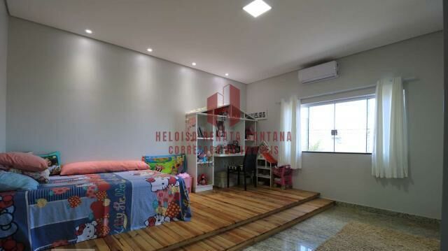 Casa de Condomínio com 4 quartos à venda, 250m² — foto 15 de 32