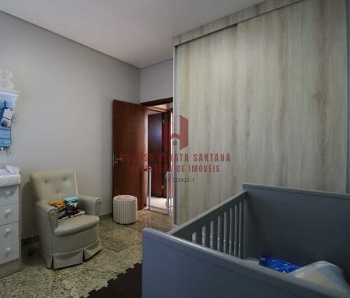 Casa de Condomínio com 4 quartos à venda, 250m² — foto 13 de 32