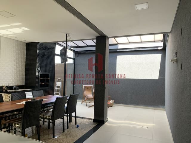 Casa de Condomínio com 4 quartos à venda, 250m² — foto 4 de 32