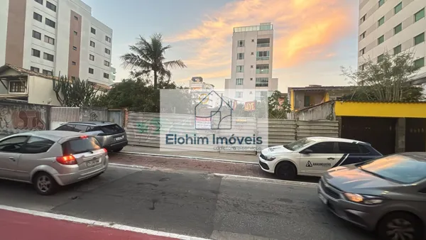 Terreno à venda no bairro Cavaleiros em Macaé/RJ