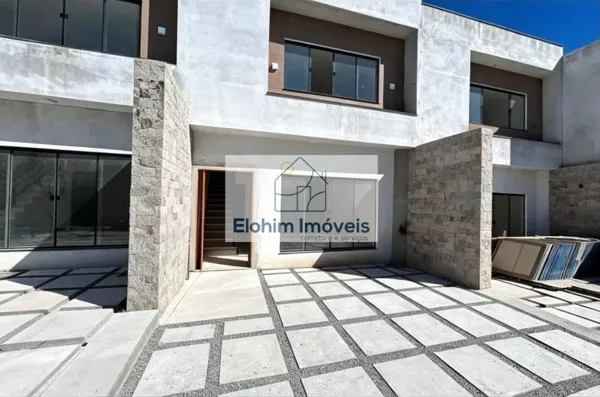 Casa à venda no bairro Cancela Preta em Macaé/RJ