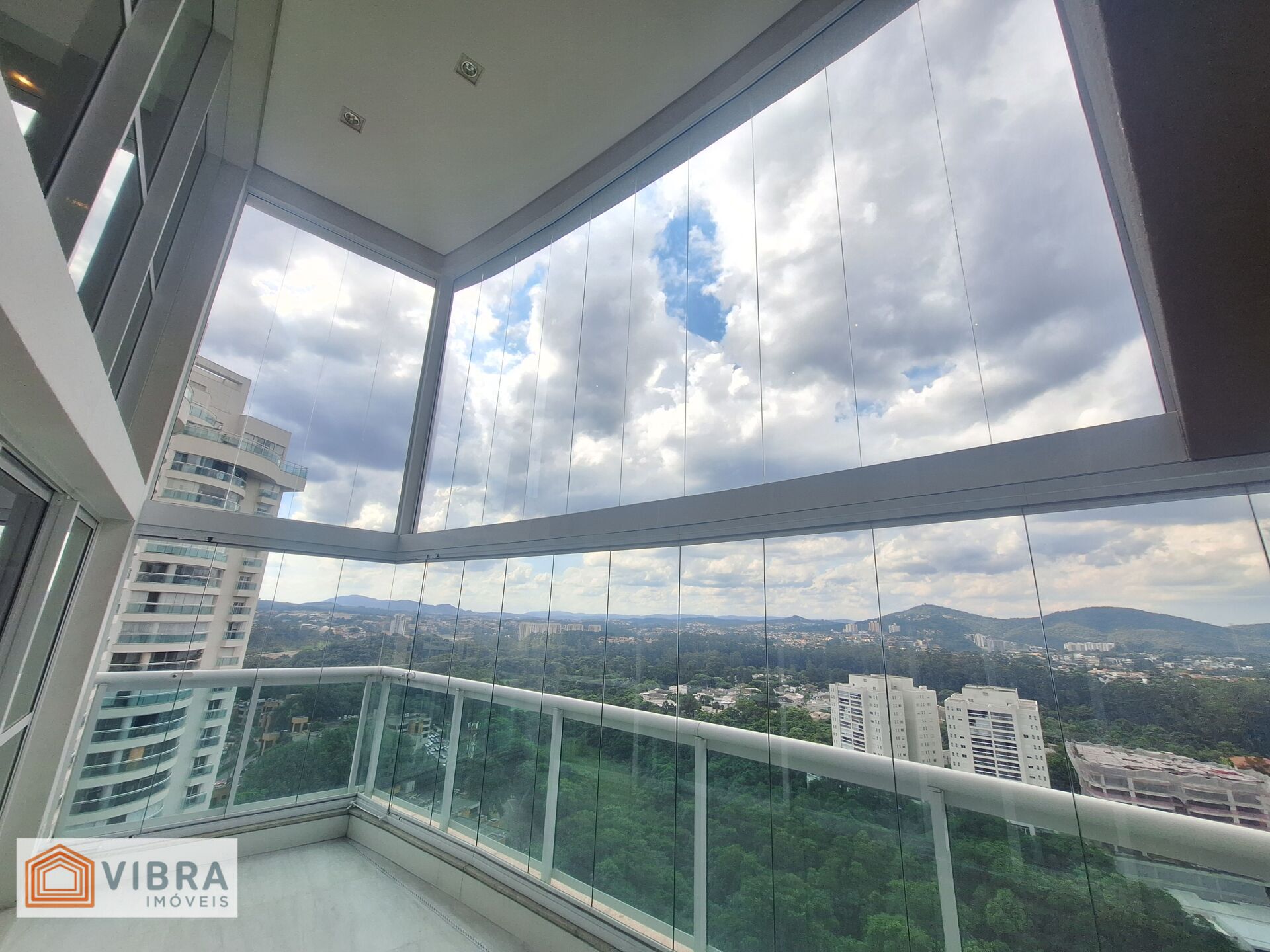 Apartamento para alugar no bairro Alphaville em Barueri/SP