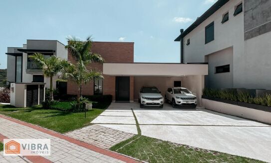 Casa à venda no bairro Alphaville em Santana de Parnaíba/SP