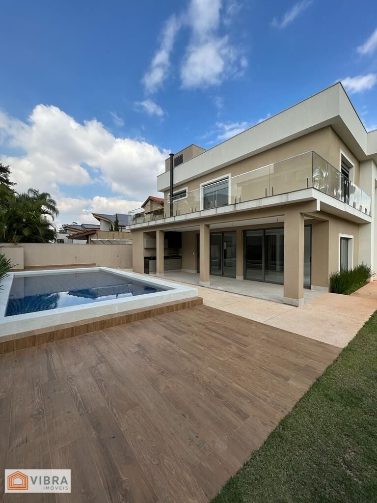 Casa Alto Padrão à Venda no Residencial Alphaville 2