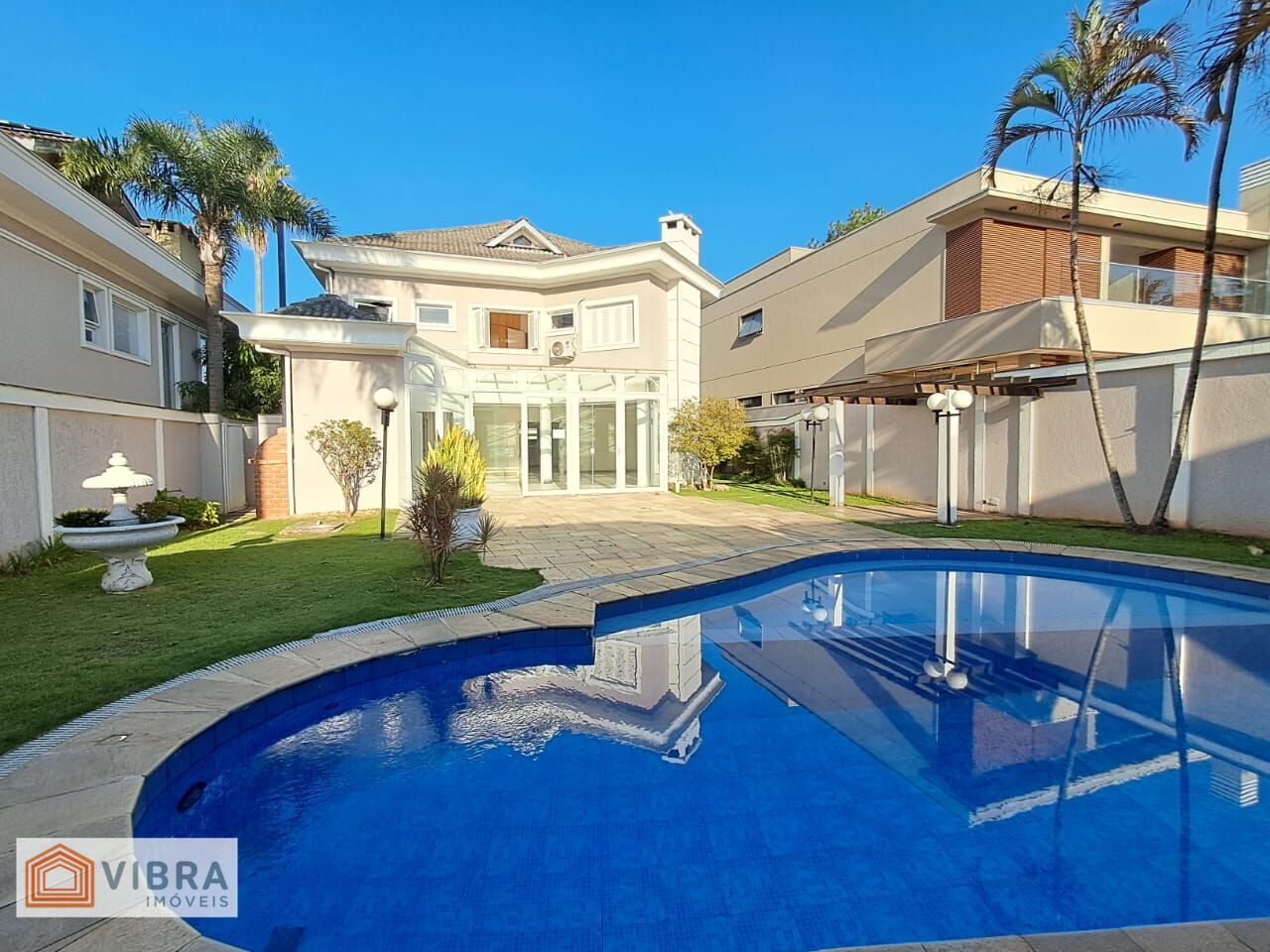 Casa à venda no bairro Alphaville em Santana de Parnaíba/SP