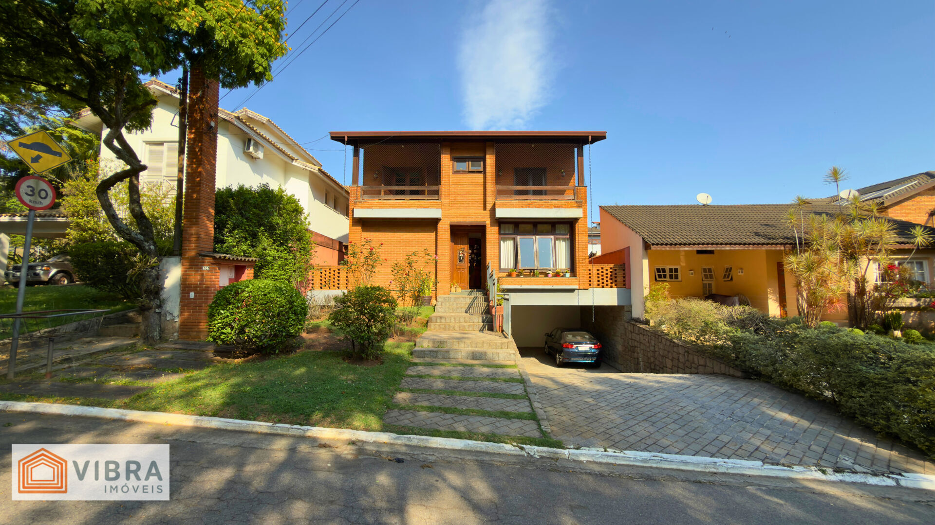 Casa à venda no bairro Alphaville em Santana de Parnaíba/SP