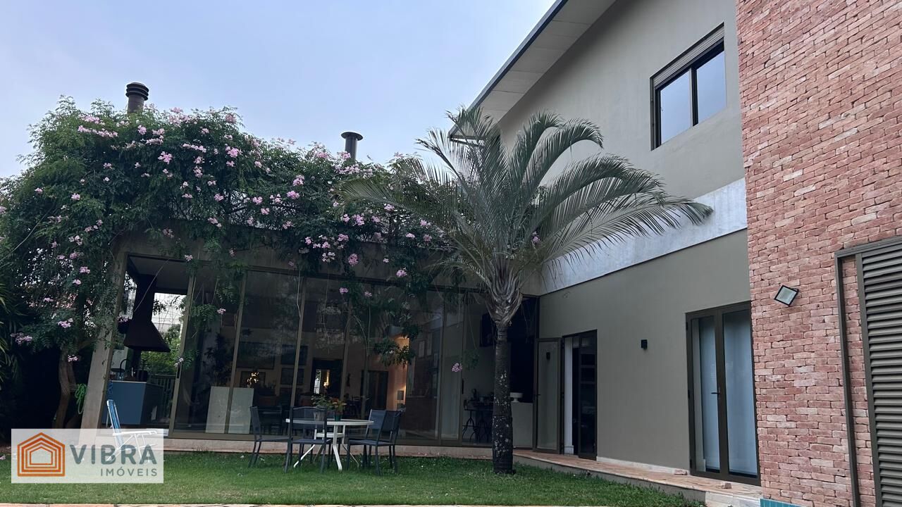 Casa à venda no bairro Alphaville em Barueri/SP