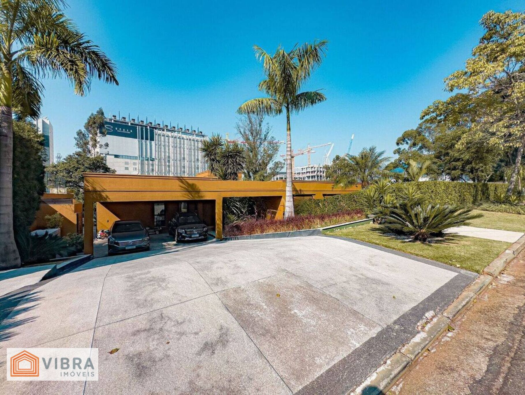 Casa à venda no bairro Alphaville em Barueri/SP