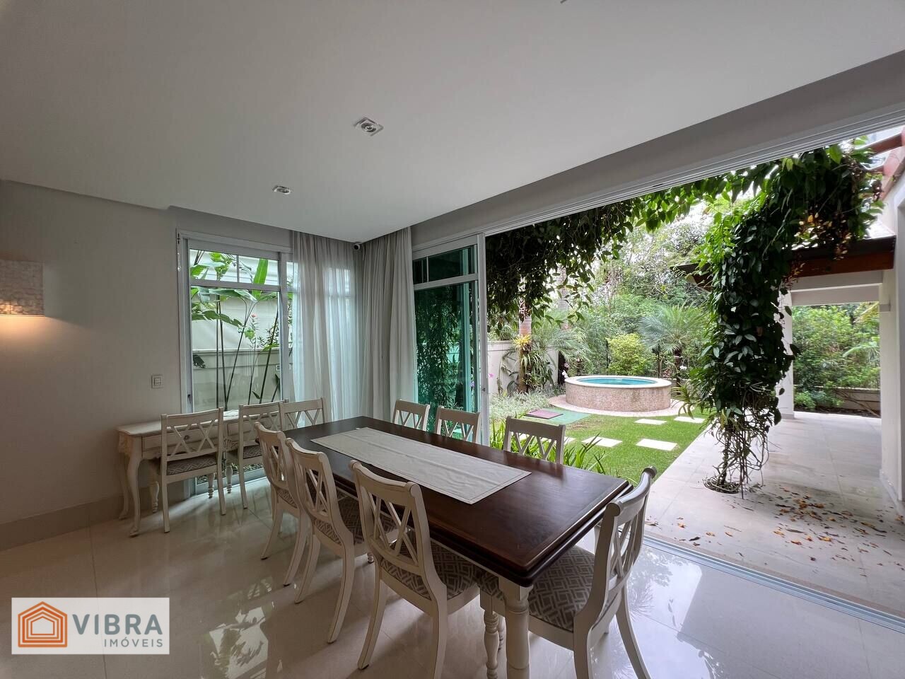 Foto 4 de Casa Alto Padrão à Venda no Residencial Gênesis 1 - Alphaville