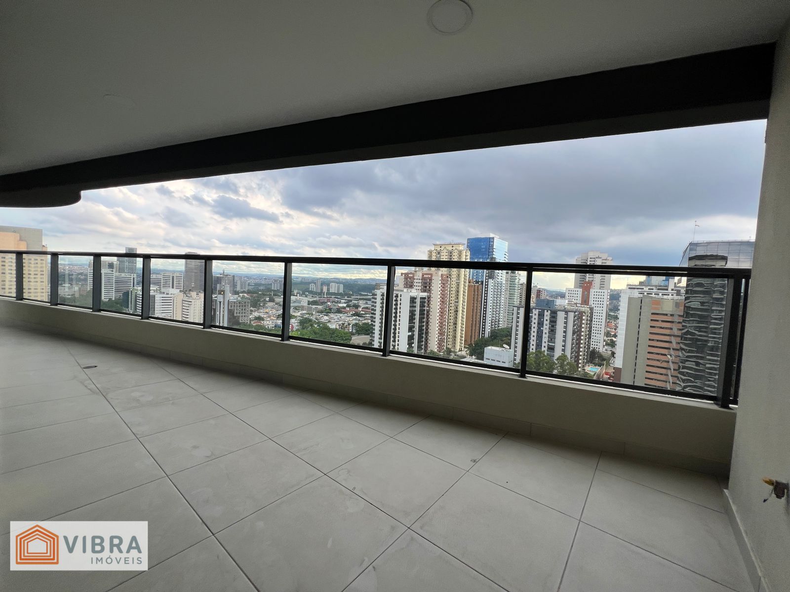 Apartamento à venda no bairro Alphaville Industrial em Barueri/SP