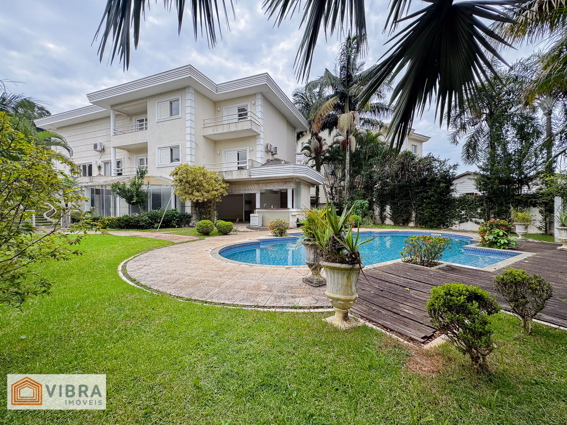 Casa à venda no bairro Residencial Tamboré em Barueri/SP