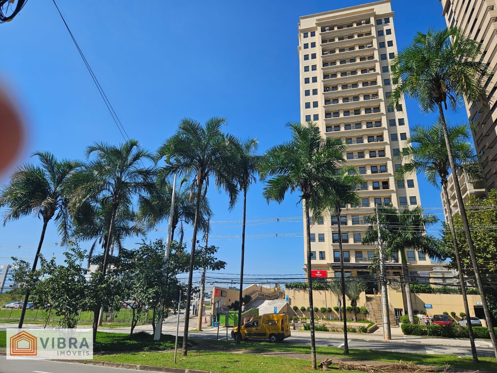 Sala comercial para alugar no Edifício Centro Empresarial Araguaia II - Alphaville