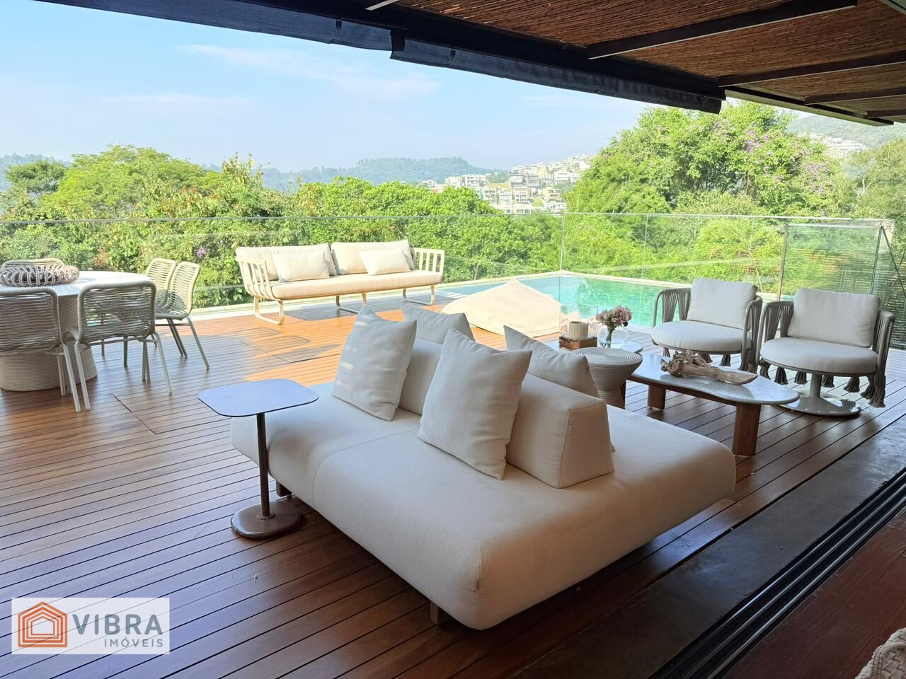 Casa à venda no bairro Alphaville em Santana de Parnaíba/SP