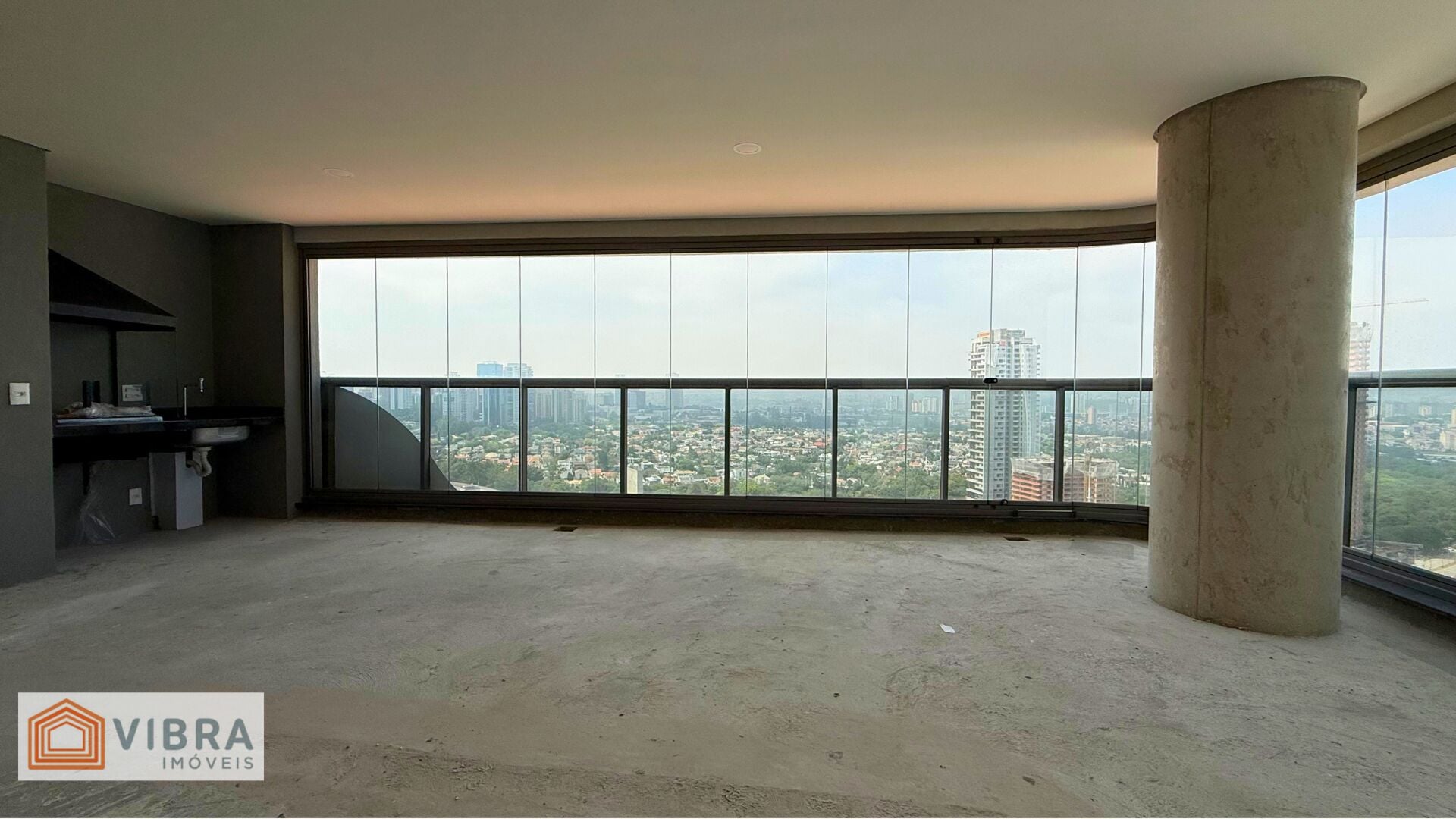 Apartamento à venda no bairro Sítio Tamboré Alphaville em Barueri/SP