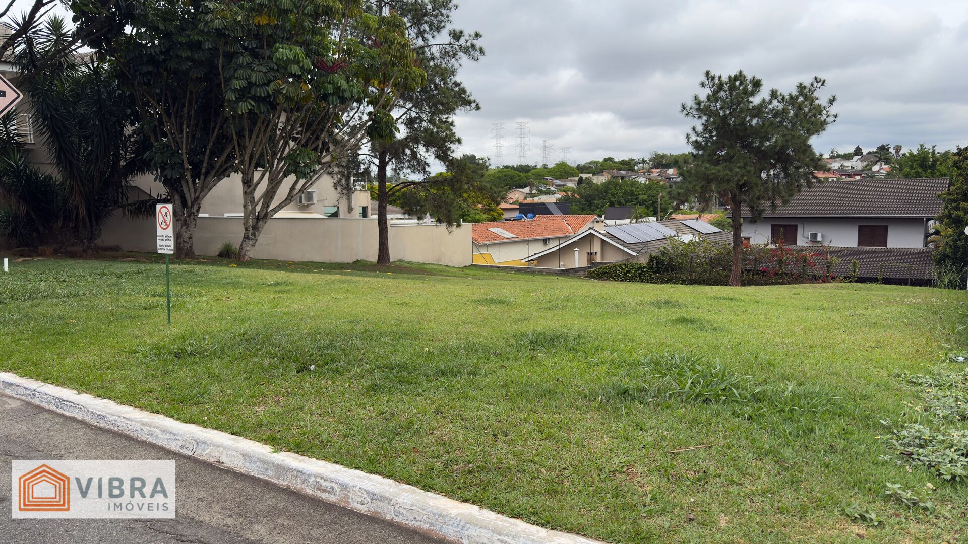 Terreno à venda no bairro Alphaville em Santana de Parnaíba/SP