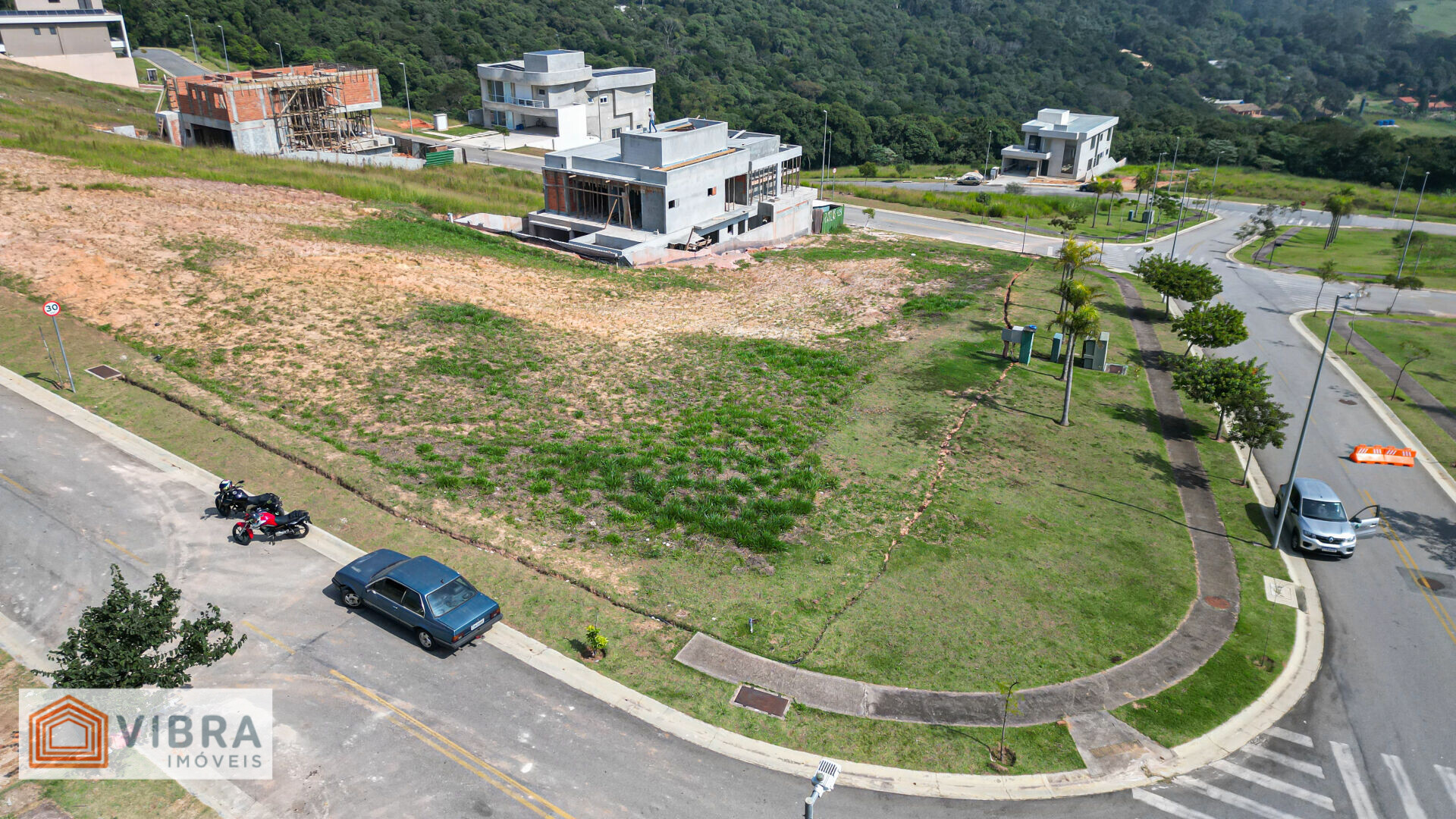 Terreno Alto Padrão à Venda no Condomínio Altavis - Aldeia da Serra