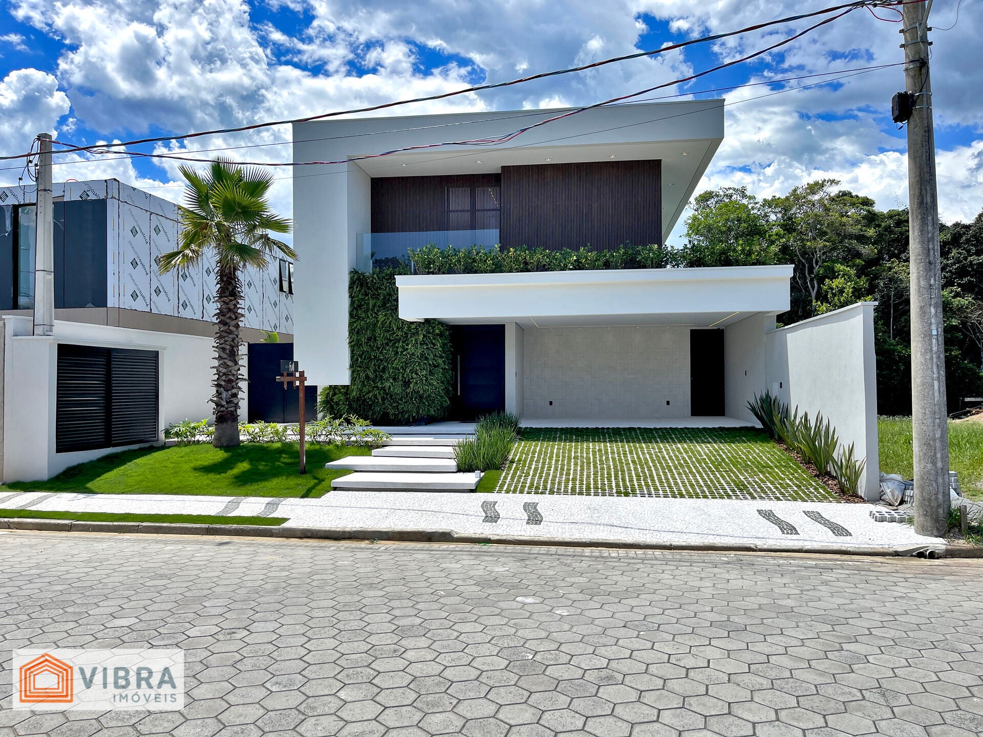 Casa Alto Padrão à venda no bairro Riviera de São Lourenço