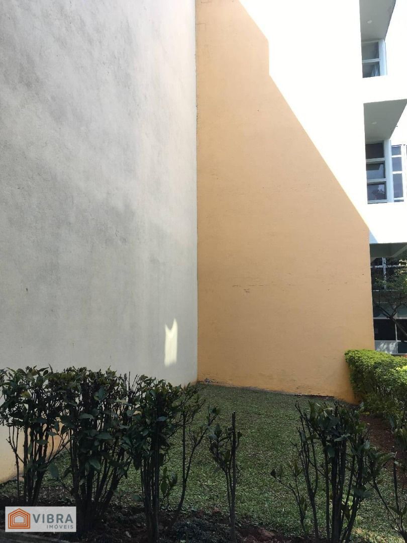 Foto 4 de Terreno à venda no Centro Comercial - Alphaville
