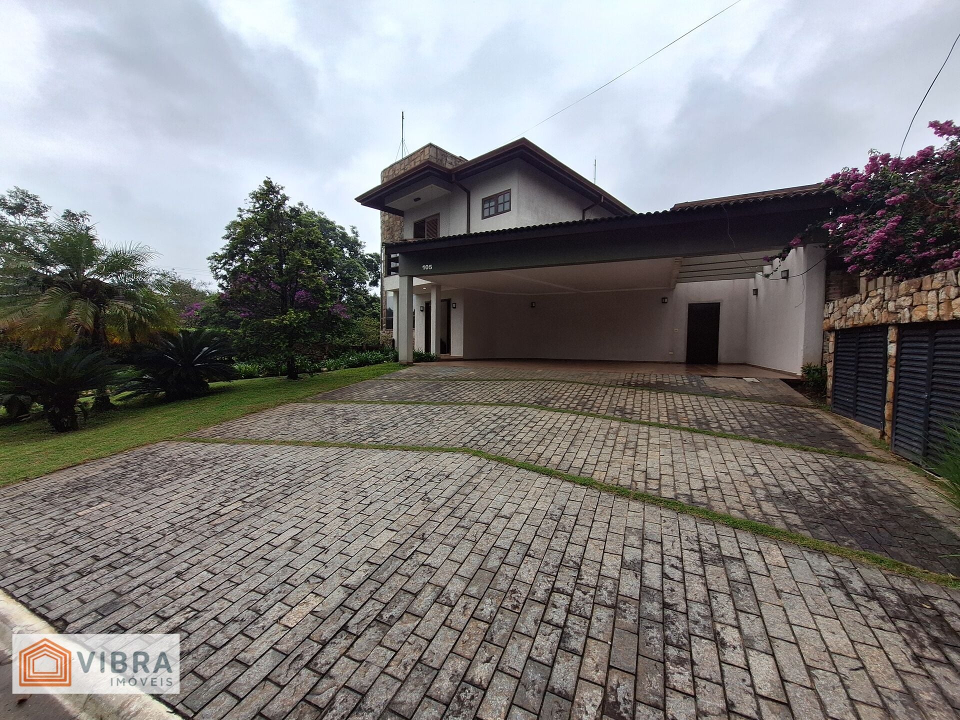 Casa à venda no bairro Residencial Morada das Estrelas (Aldeia da Serra) em Barueri/SP