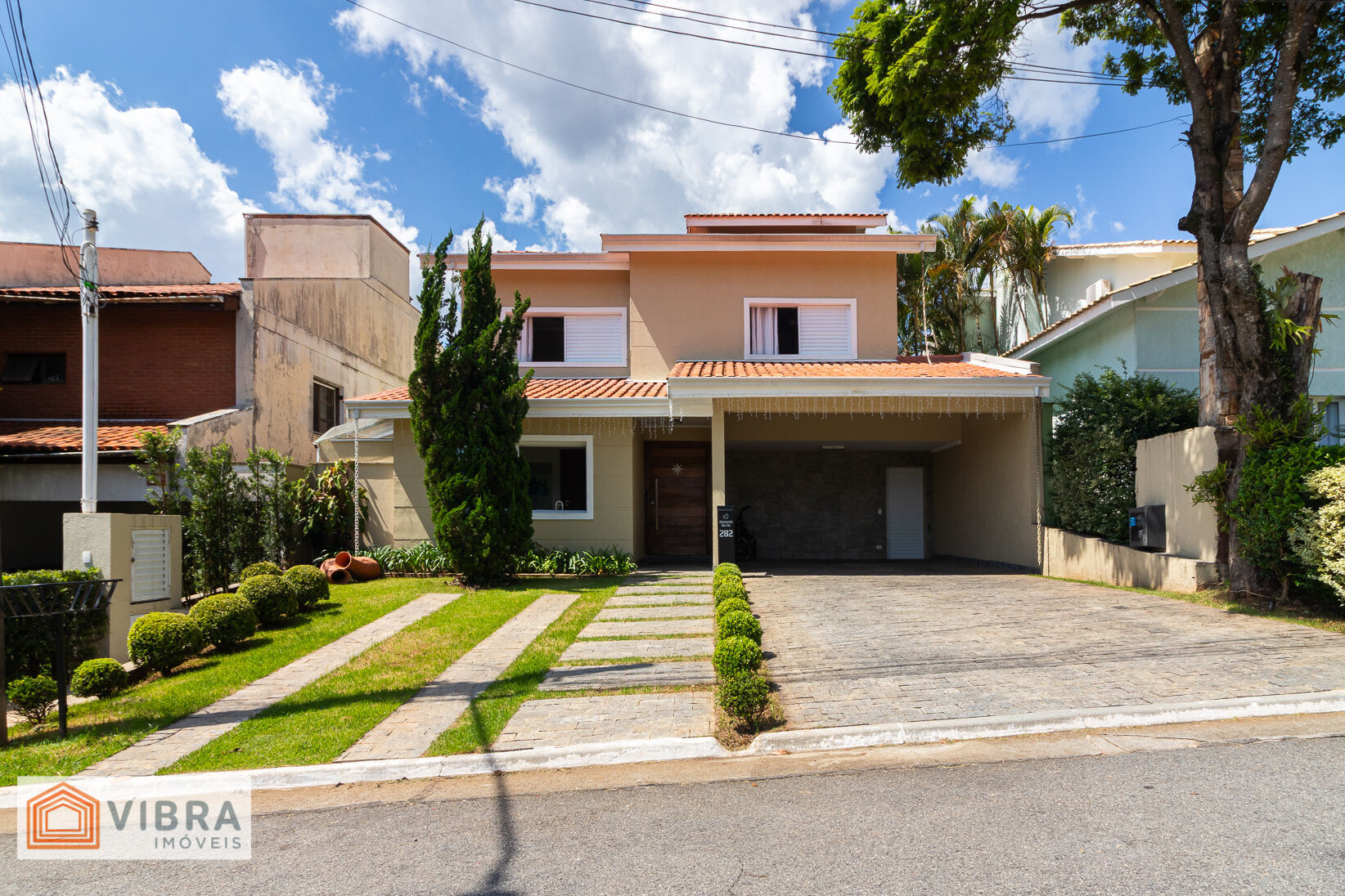 Casa à venda no bairro Alphaville em Santana de Parnaíba/SP