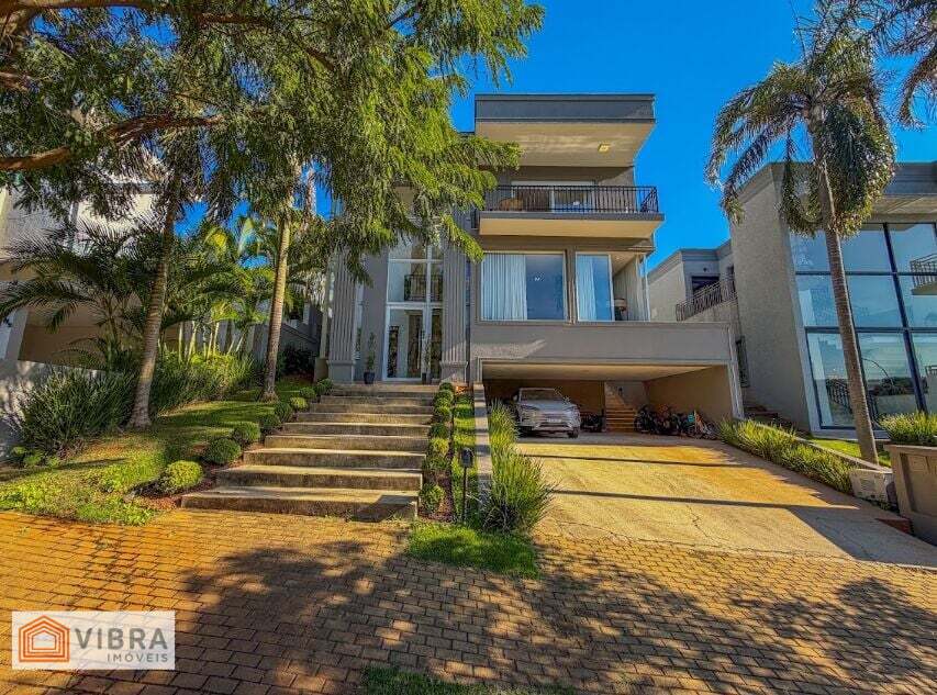 Casa à venda no bairro Alphaville em Santana de Parnaíba/SP
