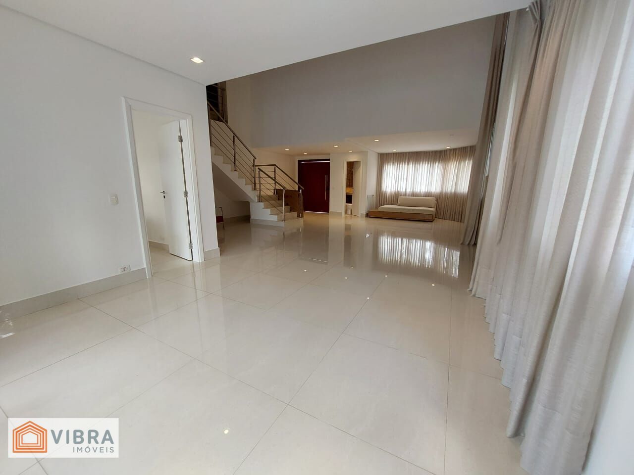 Foto 2 de Casa à venda no bairro Alphaville em Santana de Parnaíba/SP