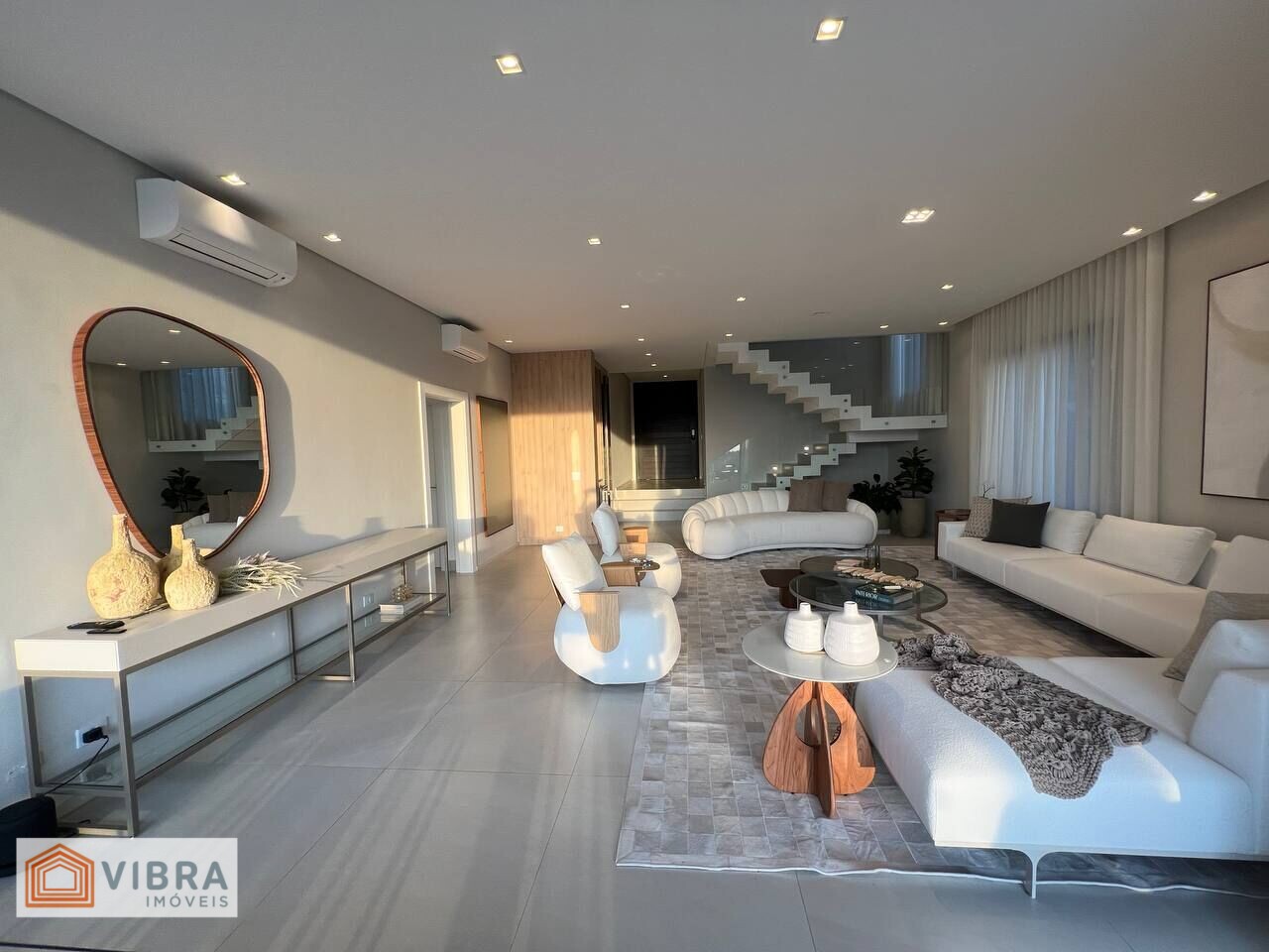 Casa Alto Padrão à Venda no Residencial Gênesis 2 - Alphaville