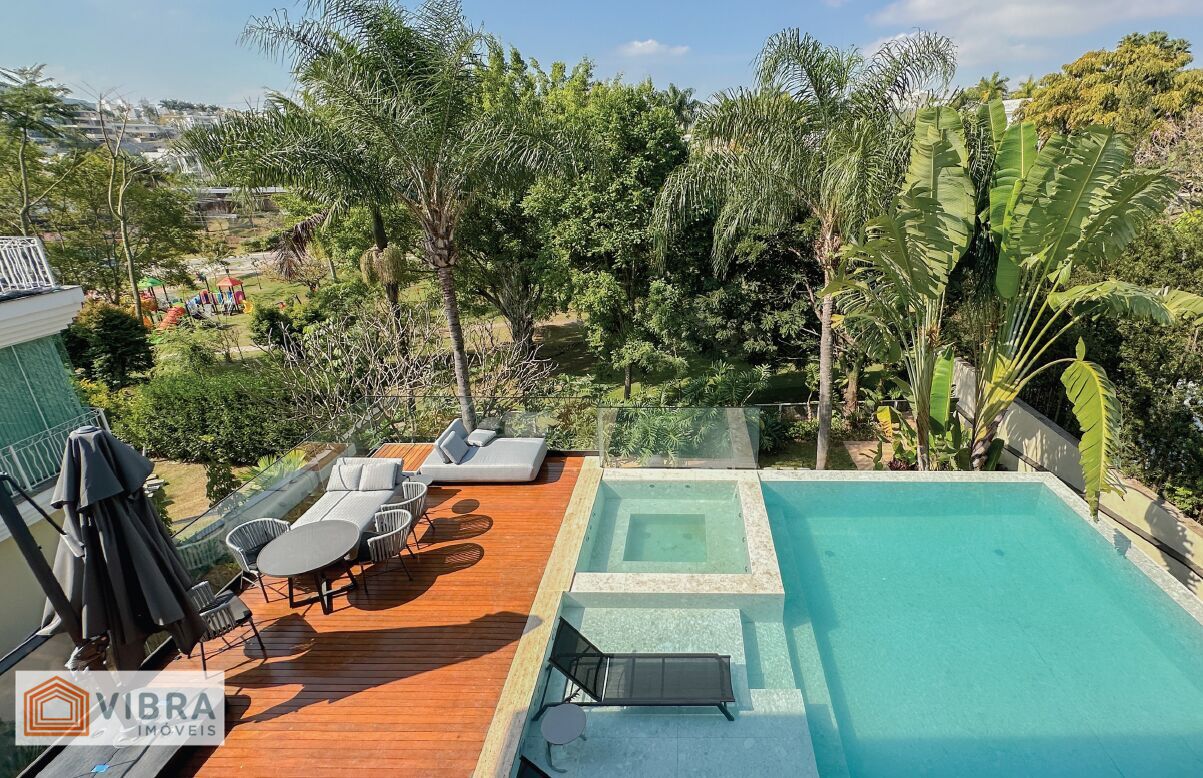 Casa à venda no bairro Alphaville em Santana de Parnaíba/SP