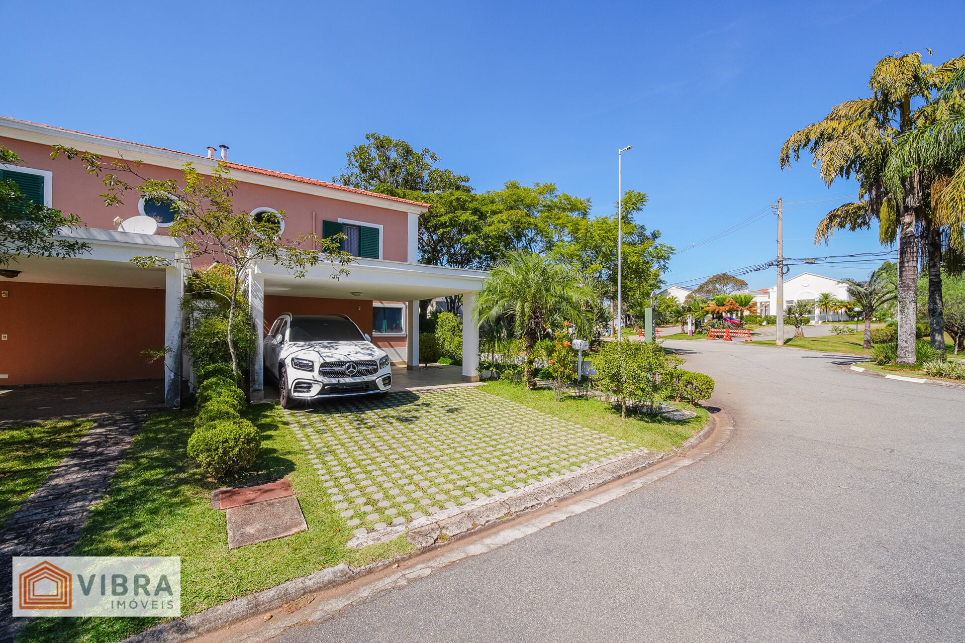Casa à venda no bairro Alphaville em Santana de Parnaíba/SP