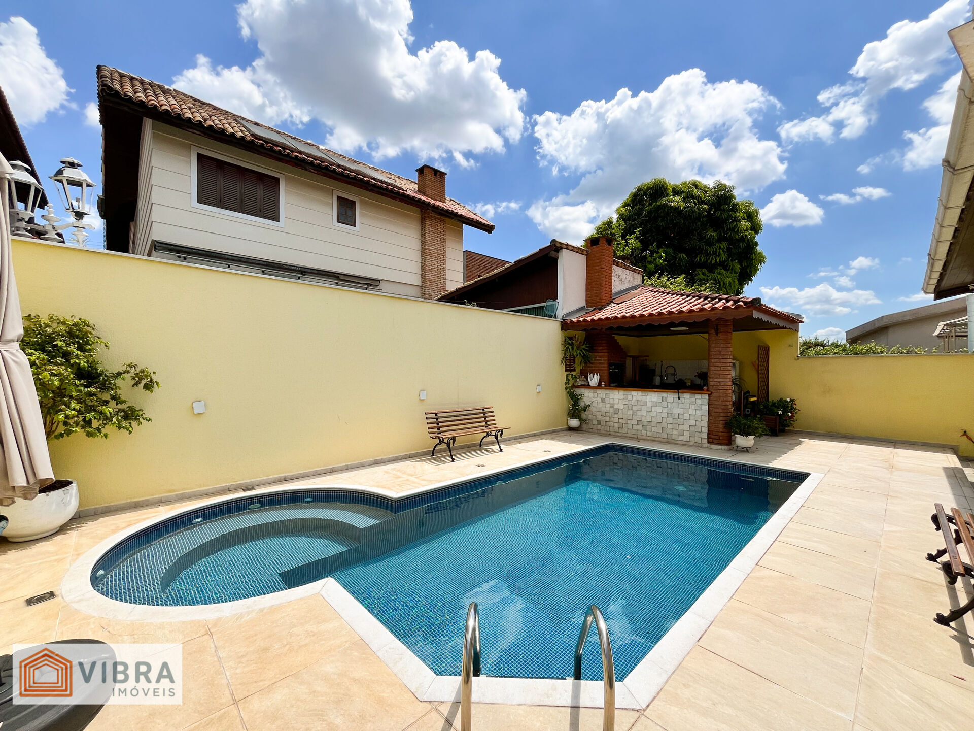 Casa à venda no bairro Alphaville em Santana de Parnaíba/SP