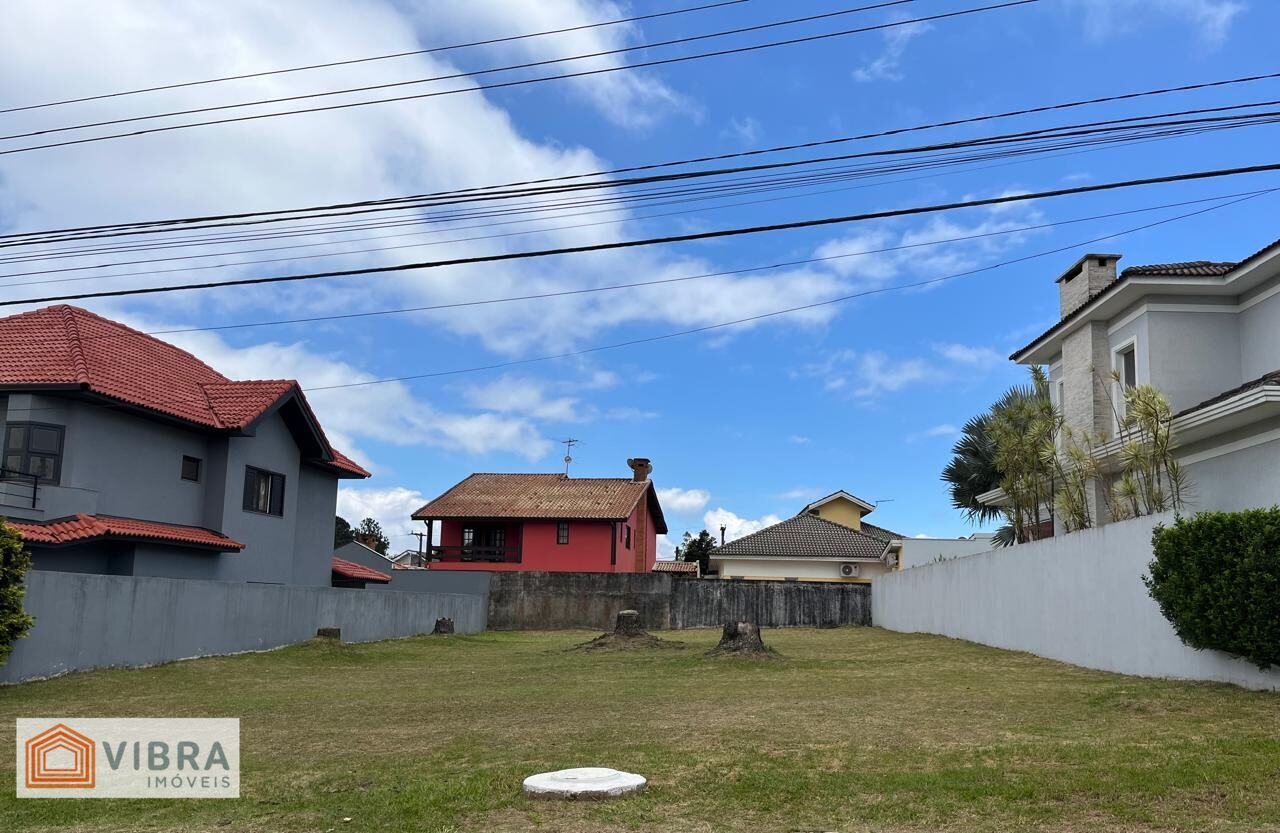 Terreno à venda no bairro Aldeia da Serra em Santana de Parnaíba/SP