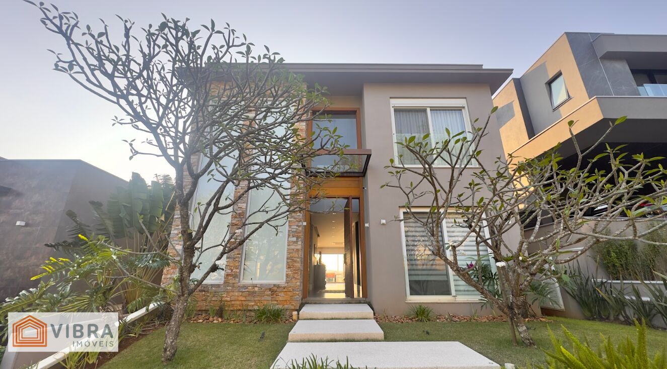 Casa à venda no bairro Alphaville em Santana de Parnaíba/SP