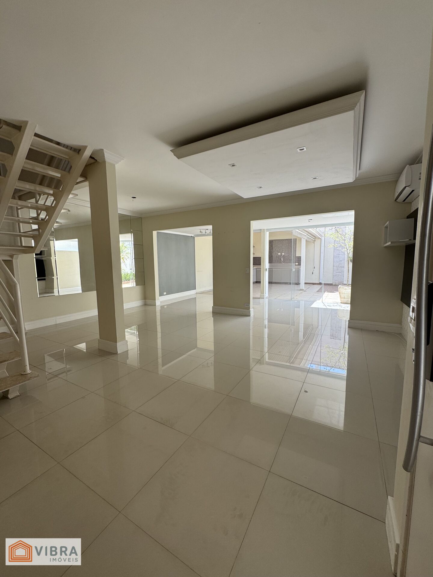 Casa à venda TAMBORÉ 5