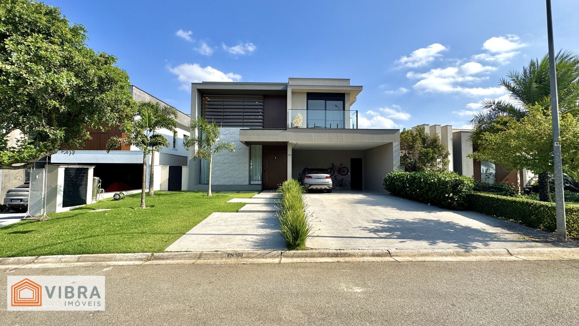 Casa à venda no bairro Alphaville em Santana de Parnaíba/SP