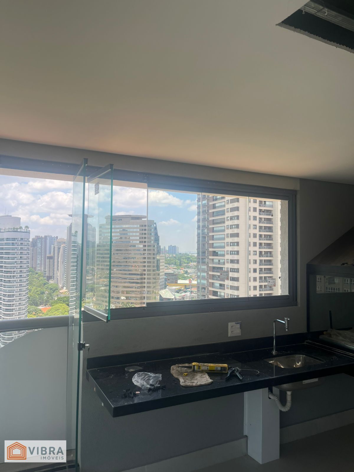 Foto 4 de Apartamento à venda no bairro Sítio Tamboré Alphaville em Barueri/SP