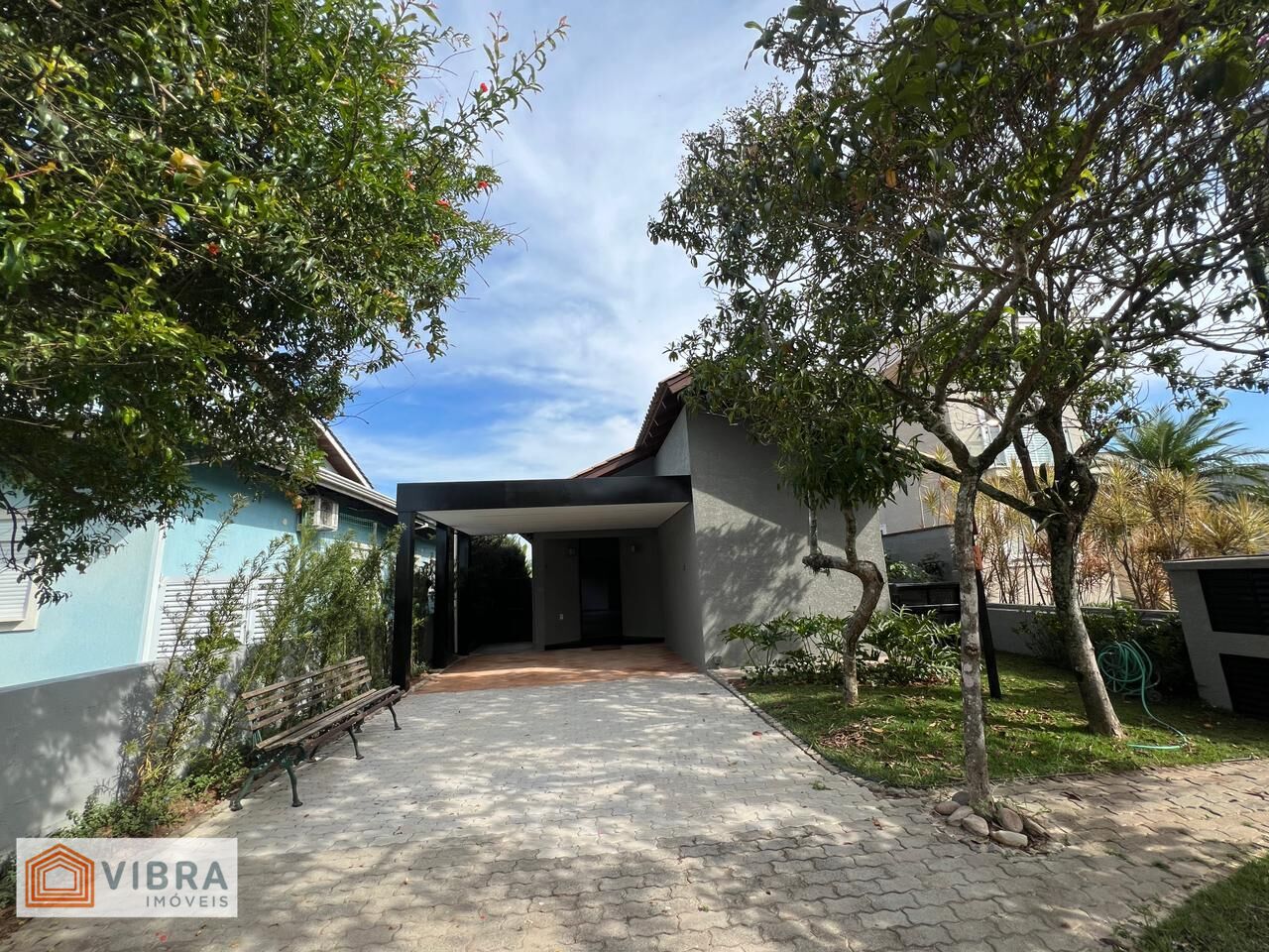 Casa à venda no bairro Suru em Santana de Parnaíba/SP