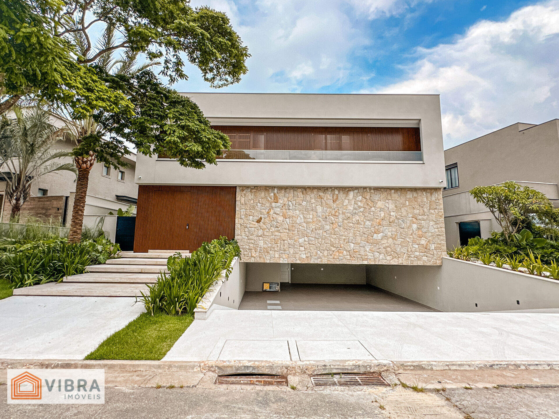 Casa Alto Padrão à Venda no Residencial Alphaville Zero