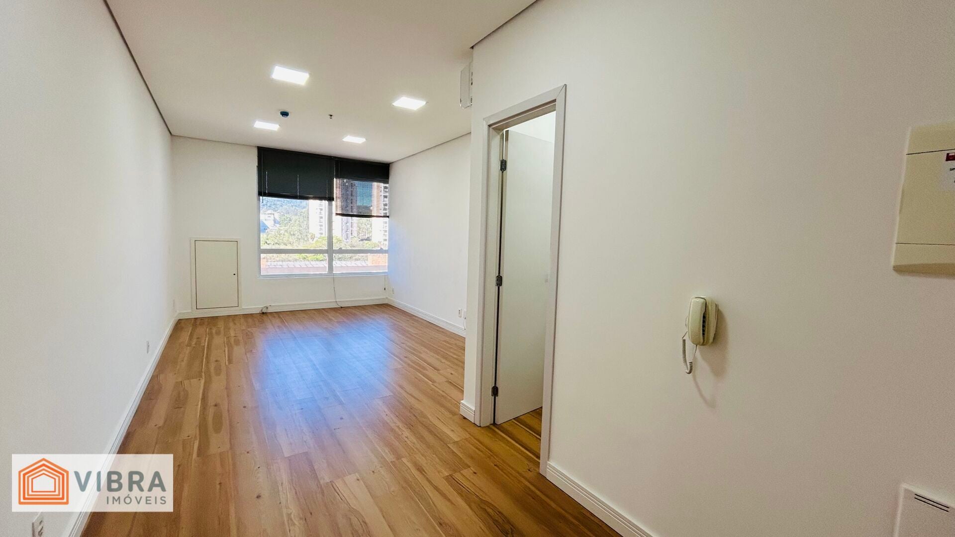 Foto 2 de Sala comercial para alugar no bairro Alphaville em Santana de Parnaíba/SP