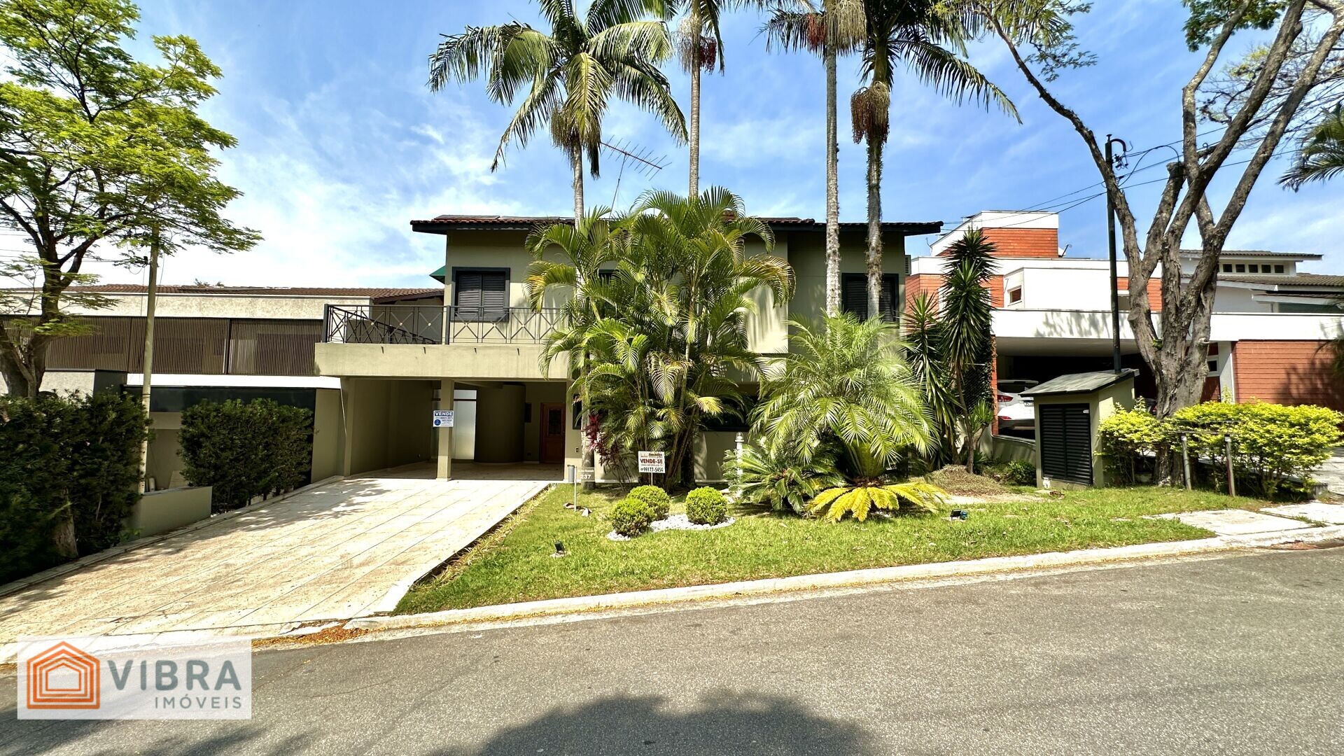 Casa Alto Padrão à Venda no Residencial Alphaville 6