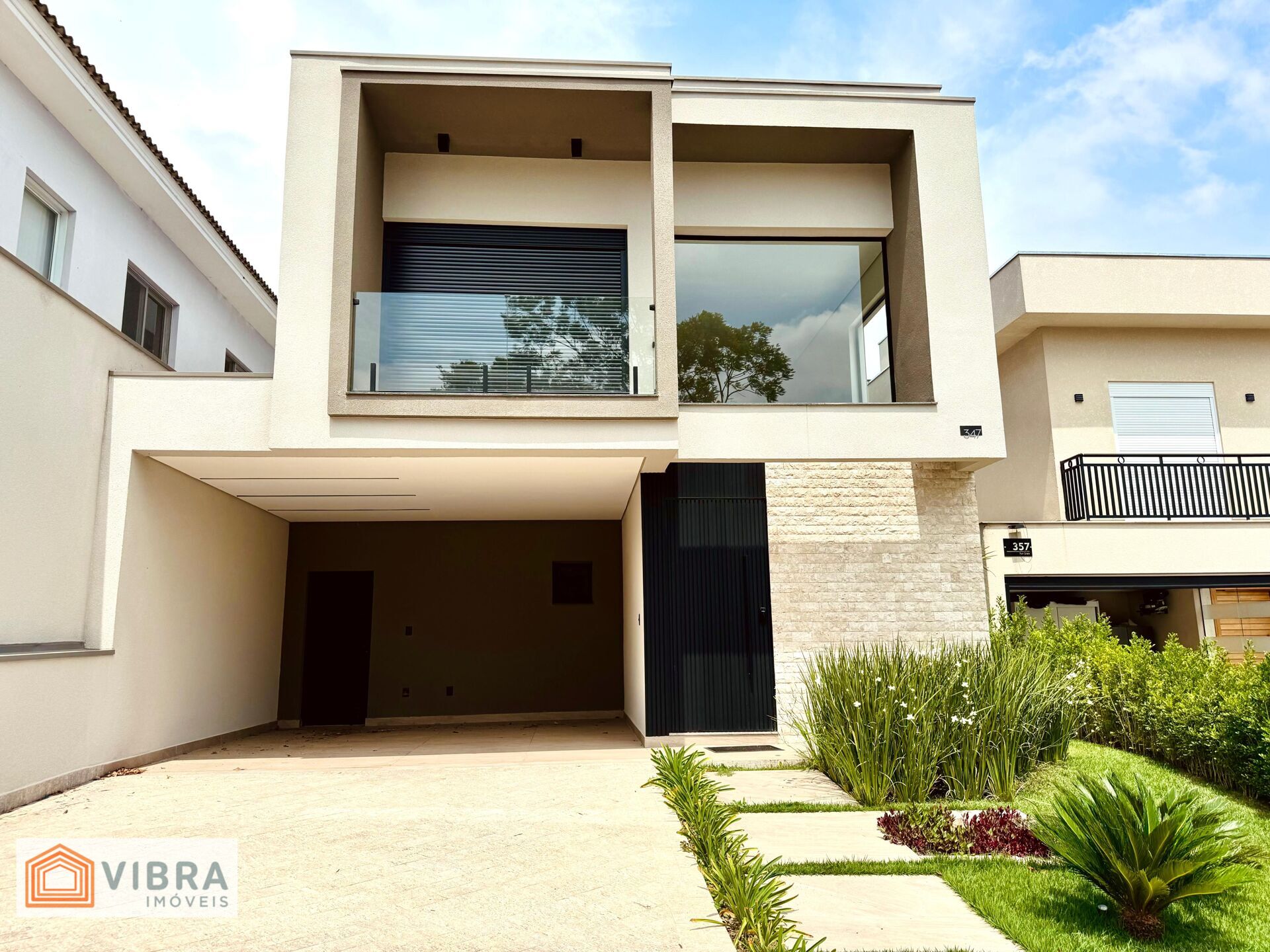 Casa à venda no bairro Suru em Santana de Parnaíba/SP