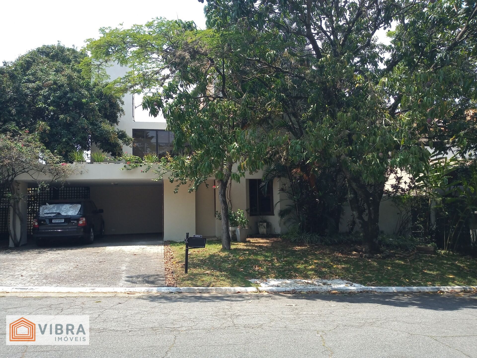 Casa à venda no bairro Alphaville em Santana de Parnaíba/SP