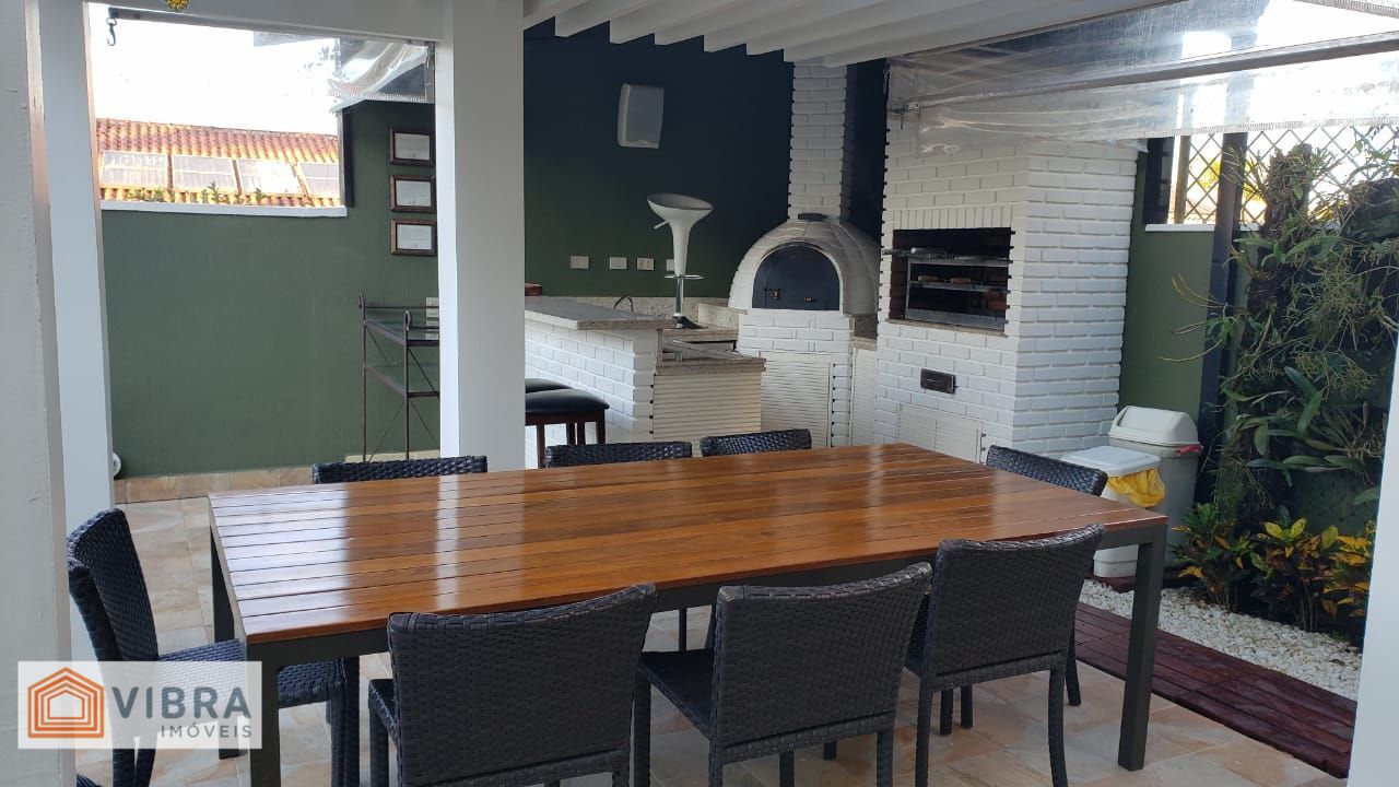 Foto 5 de Casa à venda na Aldeia da Serra - Alphaville