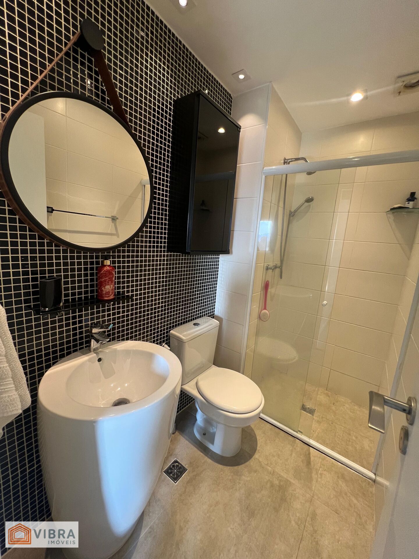 Foto 4 de Apartamento Porteira Fechada à venda no bairro Dezoito do Forte Empresarial/Alphaville.