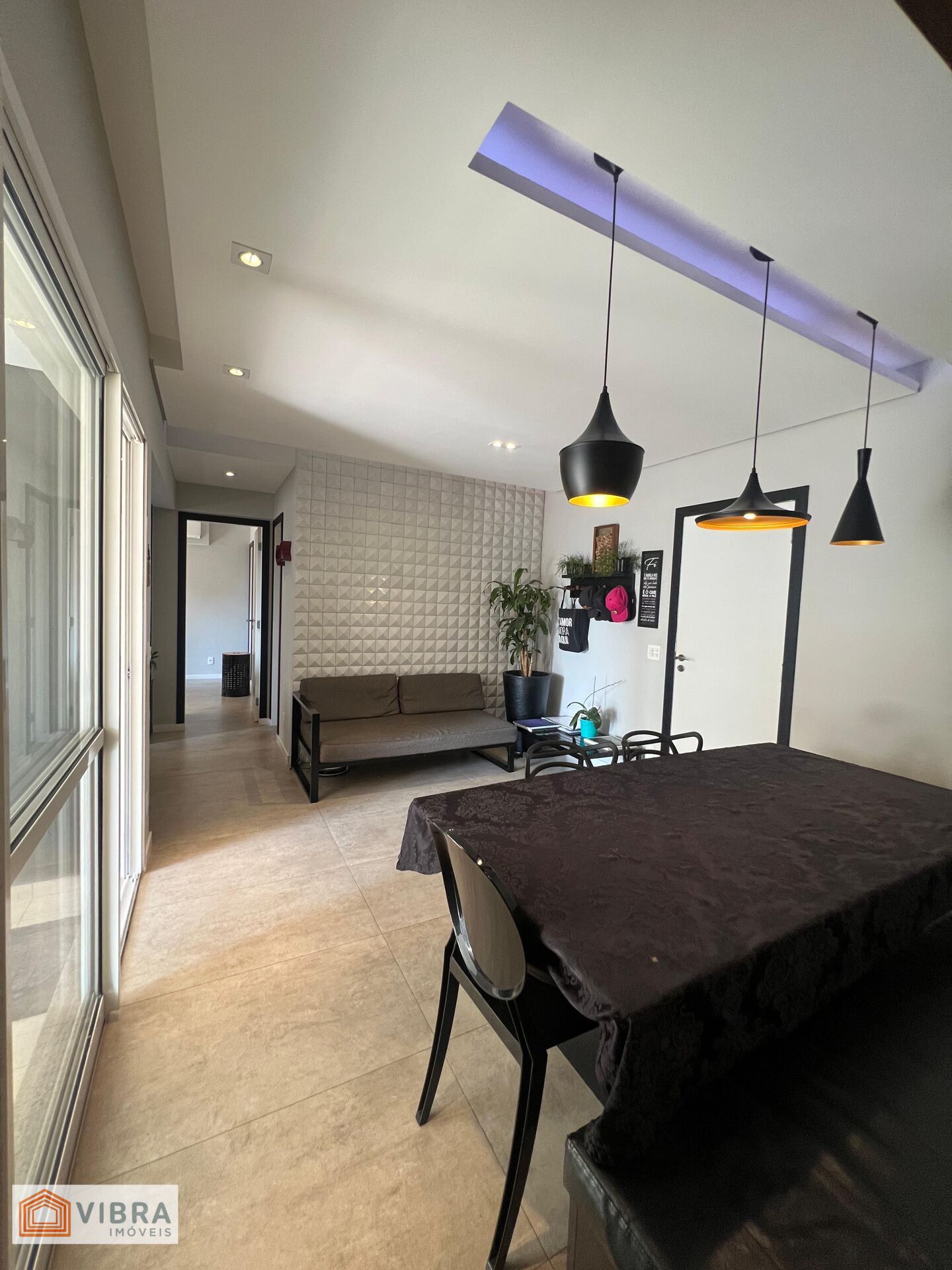 Apartamento Porteira Fechada à venda no bairro Dezoito do Forte Empresarial/Alphaville.