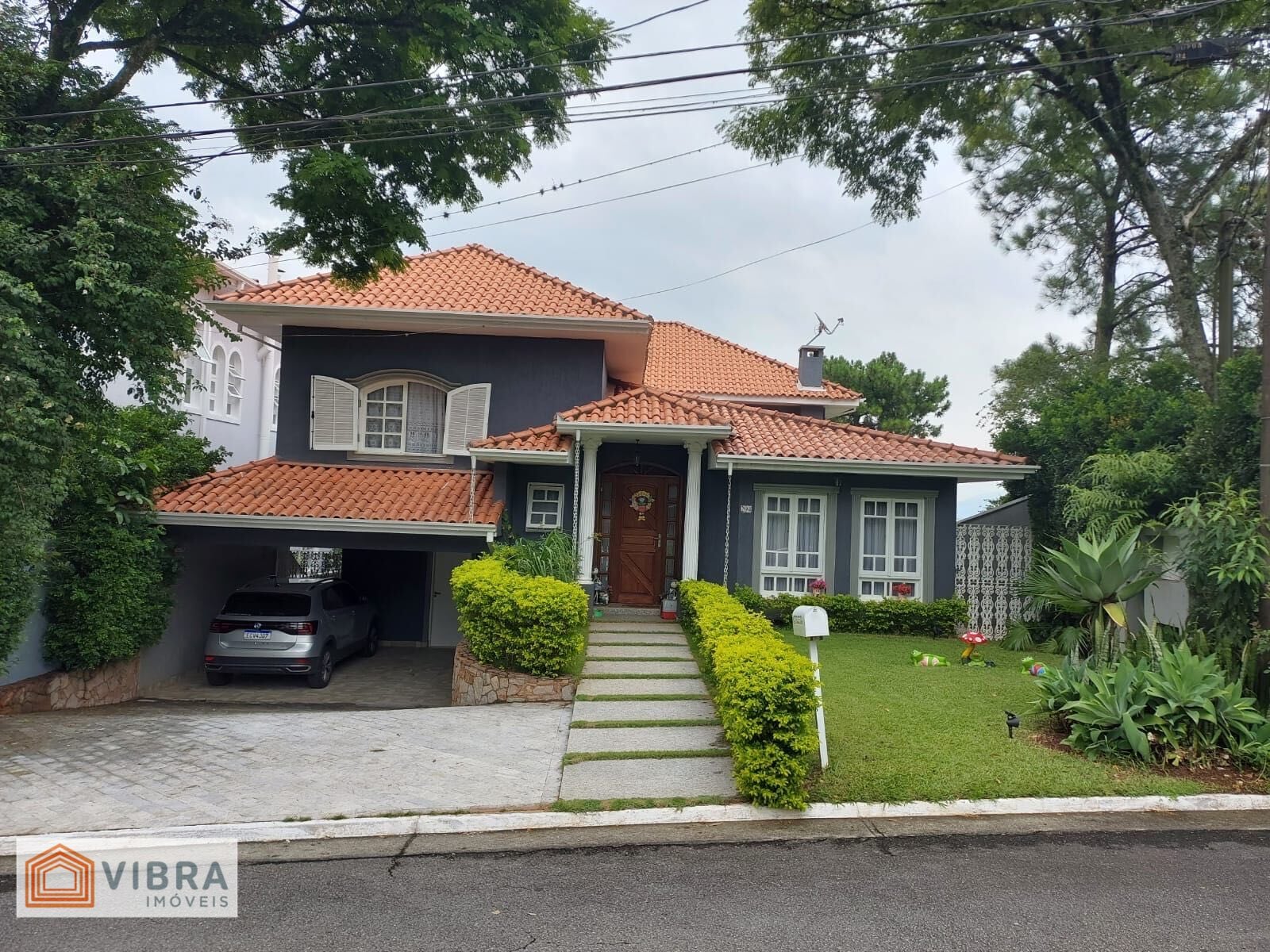 Casa à venda no bairro Alphaville 09
