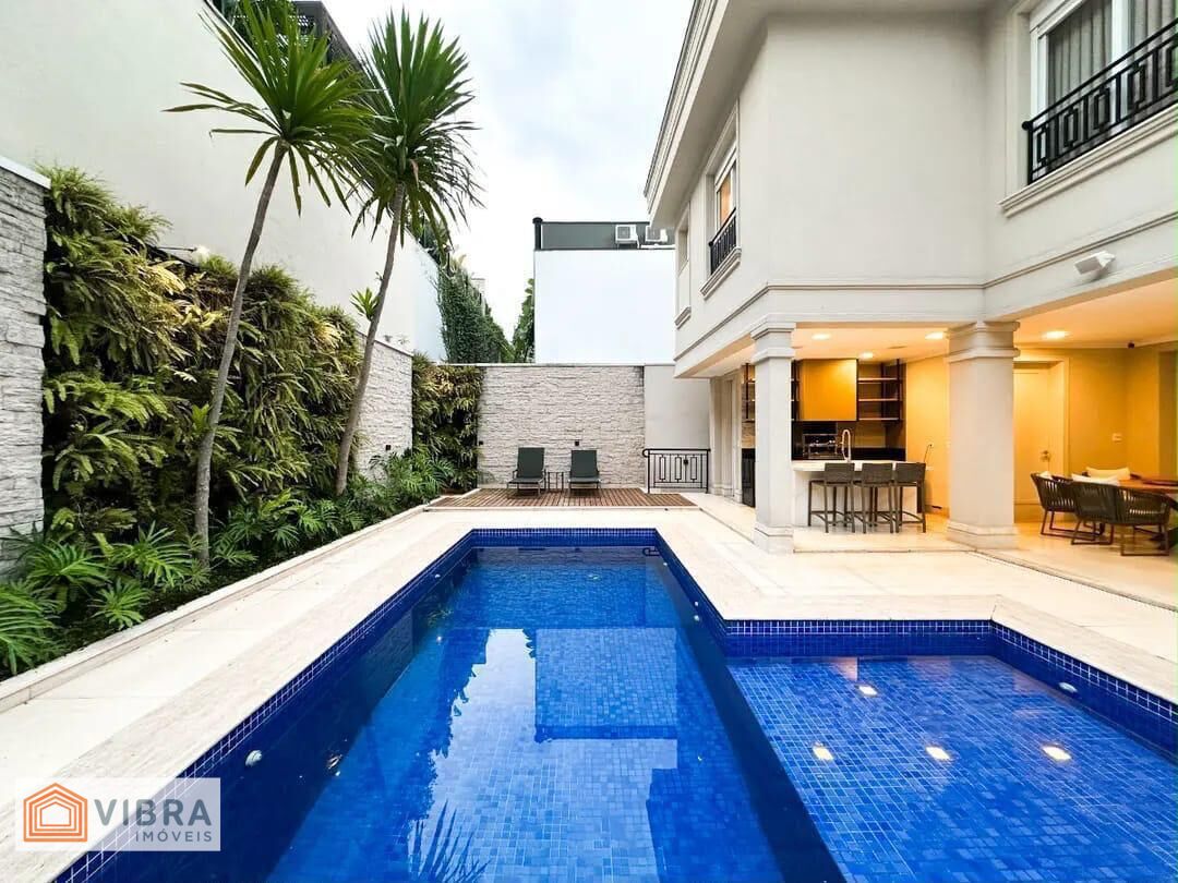 Casa à venda no bairro Alphaville em Barueri/SP